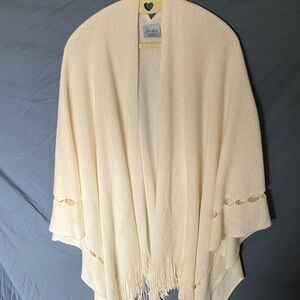 Kate Landry: Cream Poncho- One Size
